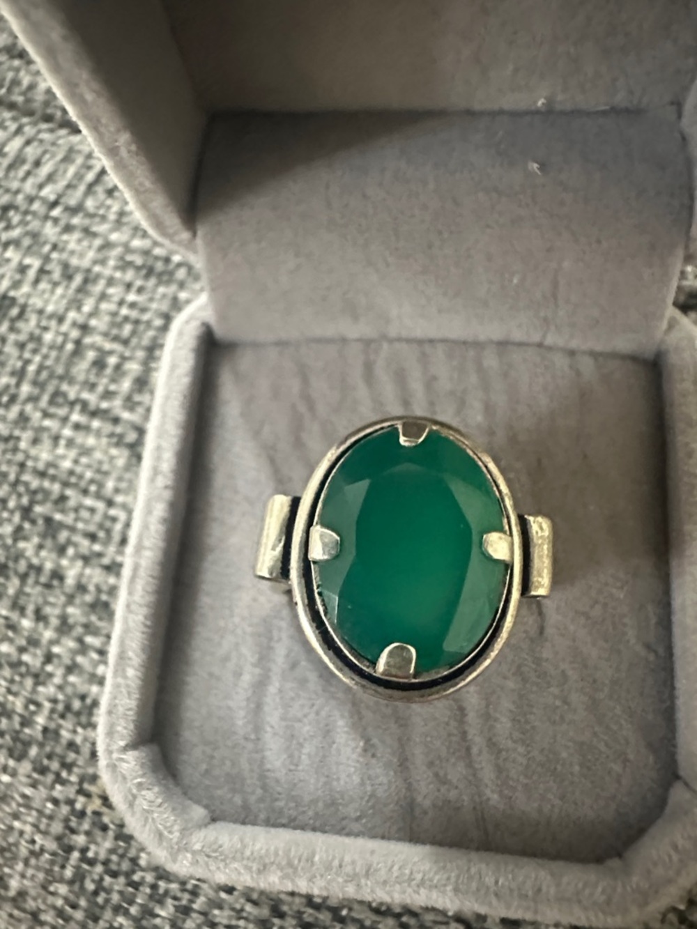Sterling Silver Ring with Green Chalcedony Oval Stone - Women's Ring 8